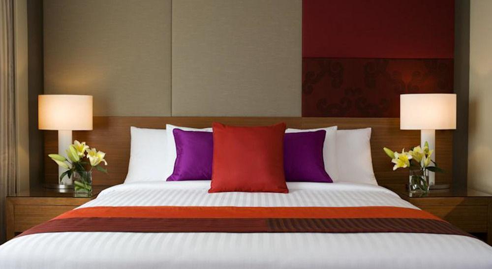 Courtyard By Marriott Bangkok Hotel Exterior foto